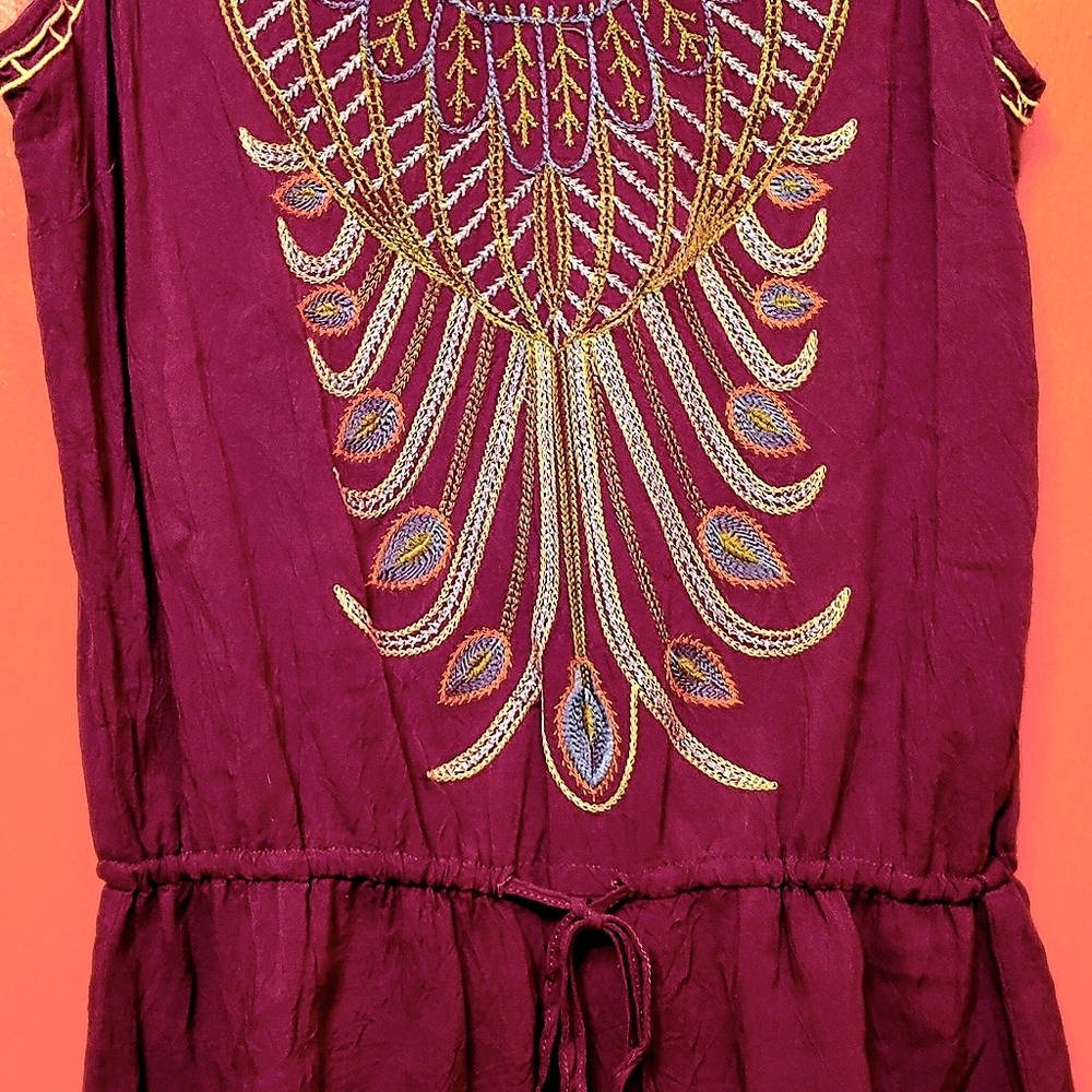 Sleeveless purple embroidered top